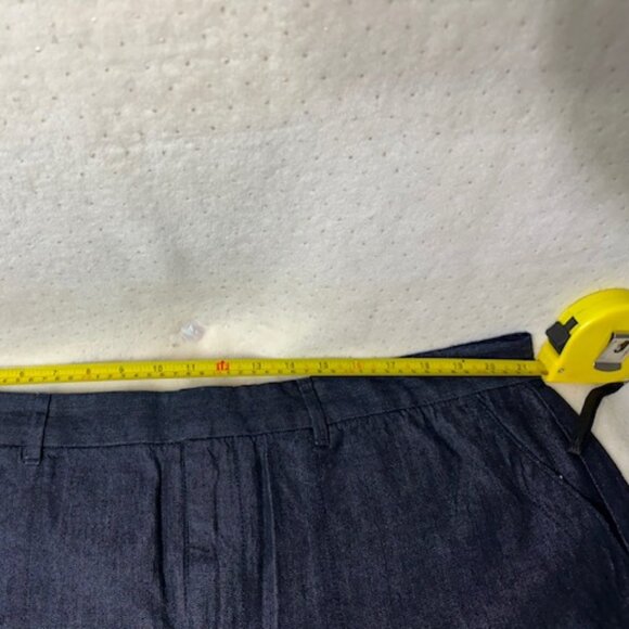 Ann Taylor LOFT Denim Jean Trouser Shorts Size 34/18 Blue Casual - Picture 2 of 6